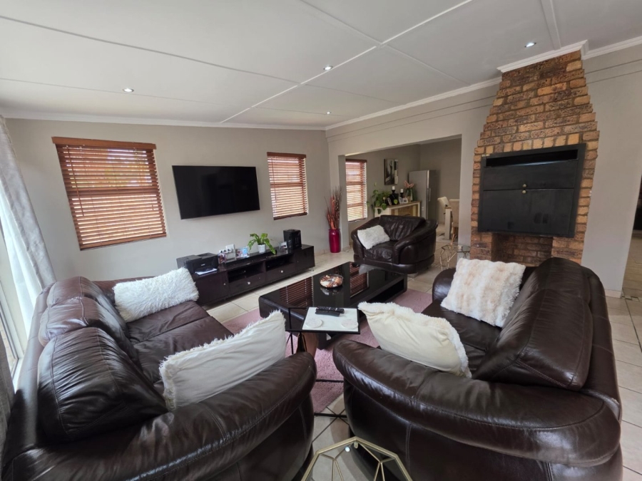 3 Bedroom Property for Sale in Carters Glen Northern Cape